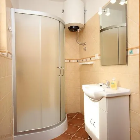 Apartments With A Parking Space Mali Losinj Daire *