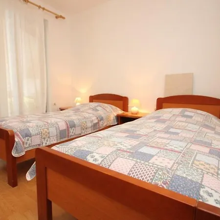 Apartments With A Parking Space Mali Losinj